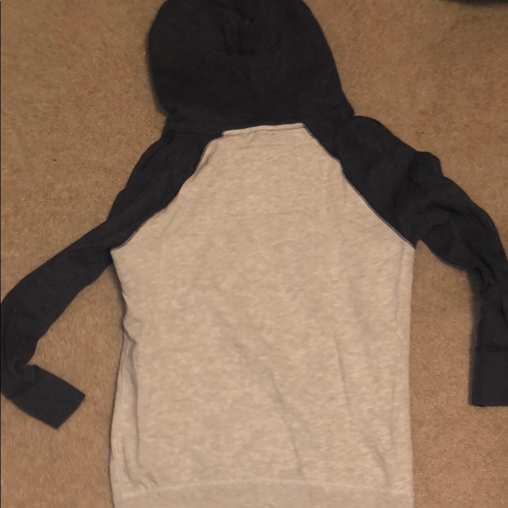 Abercrombie & Fitch Junior’s Sweatshirt Hoodie - Picture 4 of 4